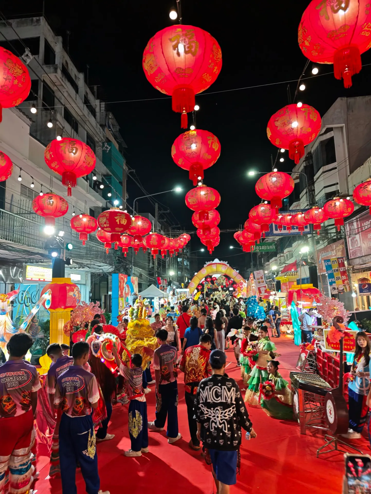 an alley leading into the market on the first night. this goes on in both directions for a long time