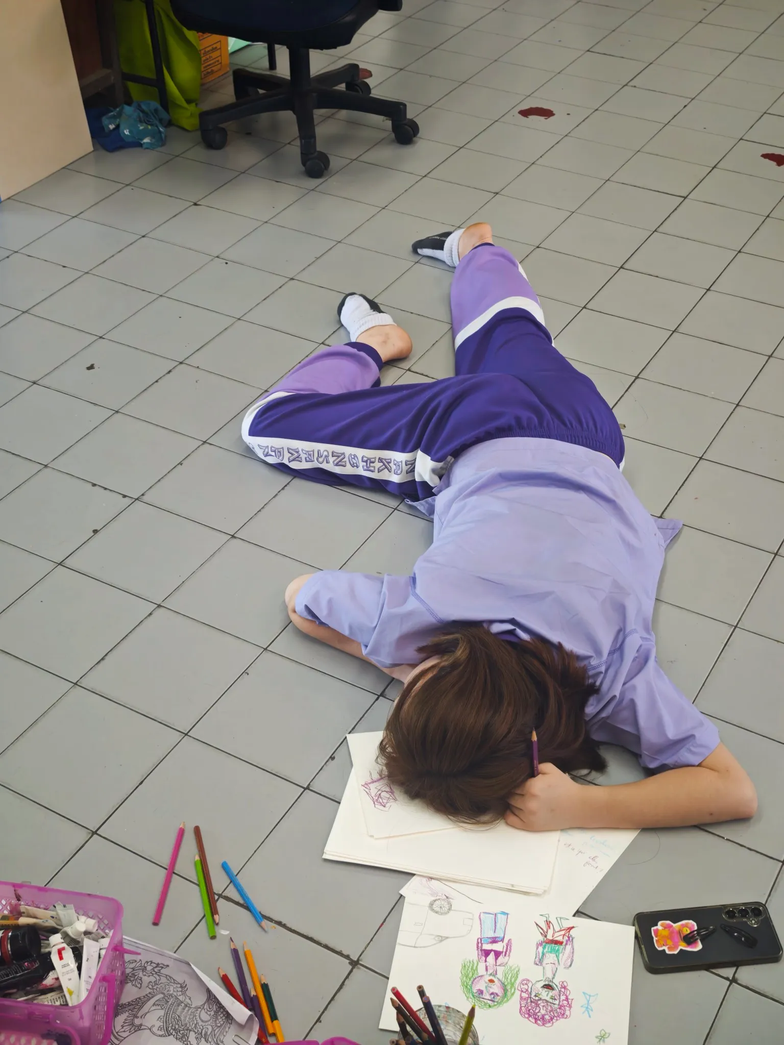 sleeping on the floor during art class at achiwa