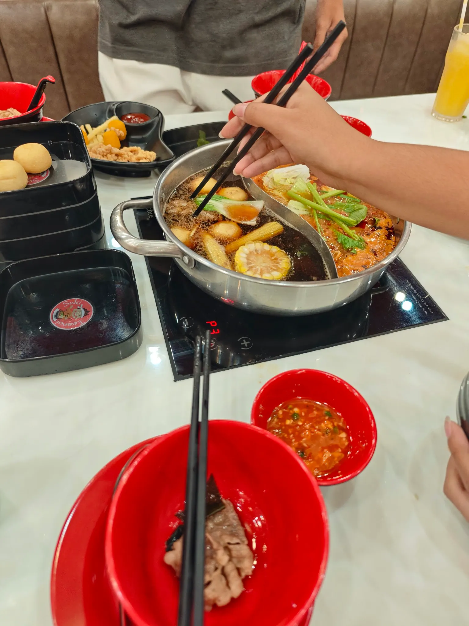 suki teenoi, the famous in all of nakhonsawan restaurant for hotpot